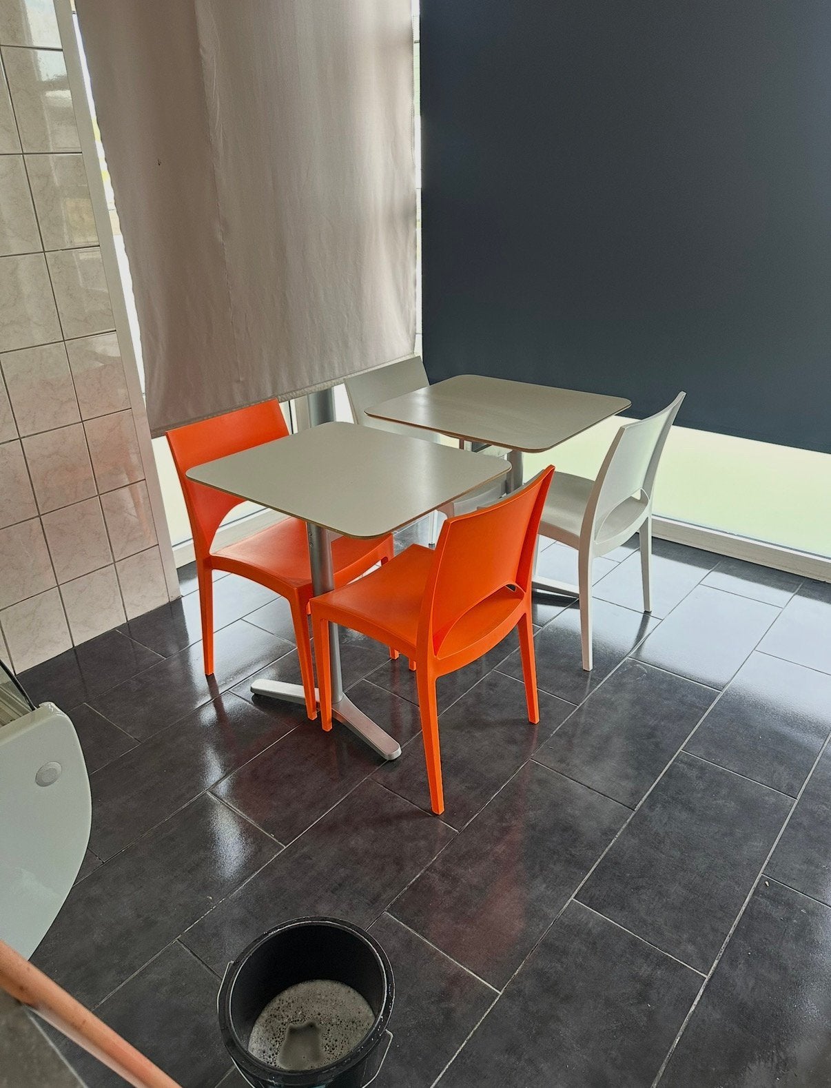 Tafel met 4 stoelen, Zakelijke goederen, Ophalen