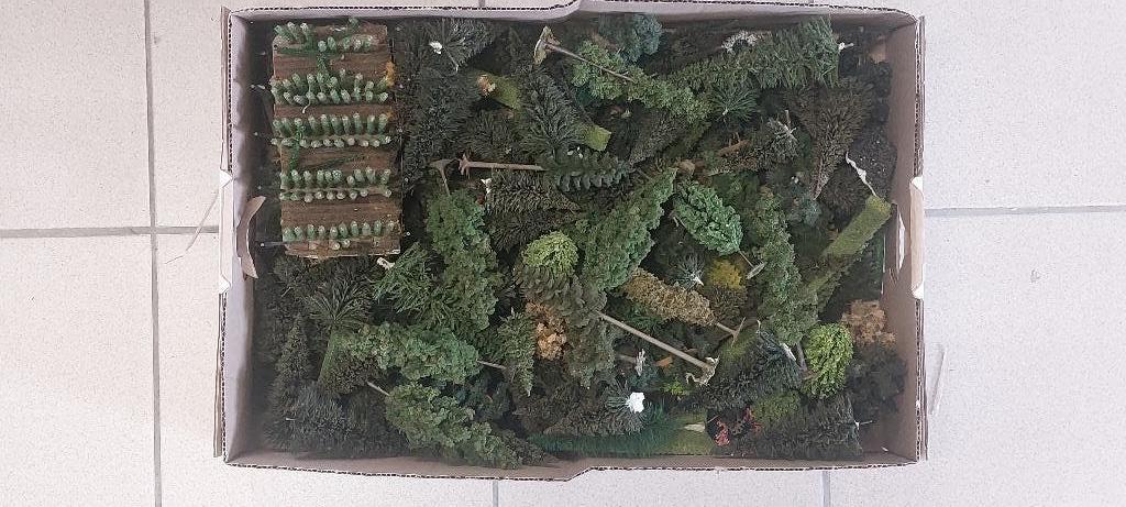 SNCB/NMBS KIBRI-HEKI CAISSE ARBRES SAPINS  DECORATION *HO, Hobby & Loisirs créatifs, Trains miniatures | HO, Autres marques, Analogique