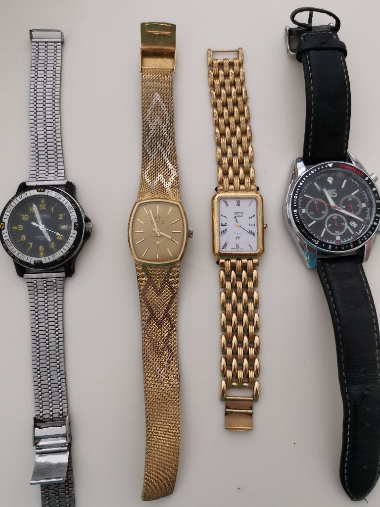 Lot van 4 Vintage & Moderne Horloges, Antiquités & Art, Enlèvement ou Envoi
