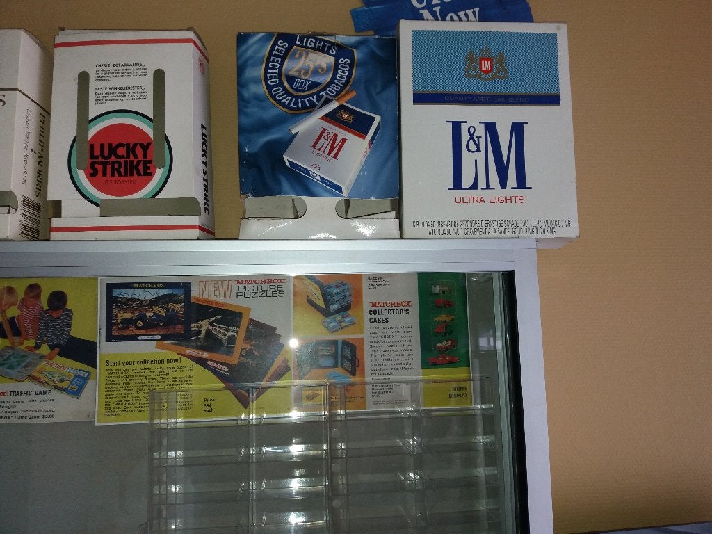 vintage tabak etalage items l&m belga stuyvesant bastos, Verzamelen, Rookartikelen, Aanstekers en Luciferdoosjes, Ophalen