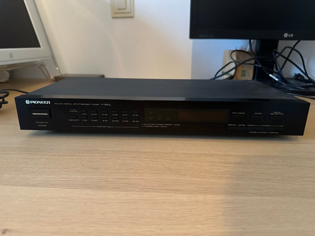 Pioneer Stereo Tuner Model F-551L, Audio, Tv en Foto, Tuners, Ophalen, Gebruikt