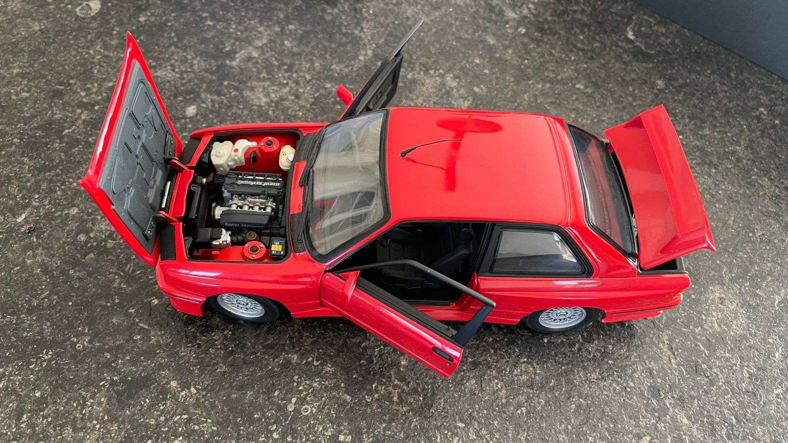 La tradition de la BMW M3 e30 Mobile., Enlèvement ou Envoi, Comme neuf, Voiture, MiniChamps