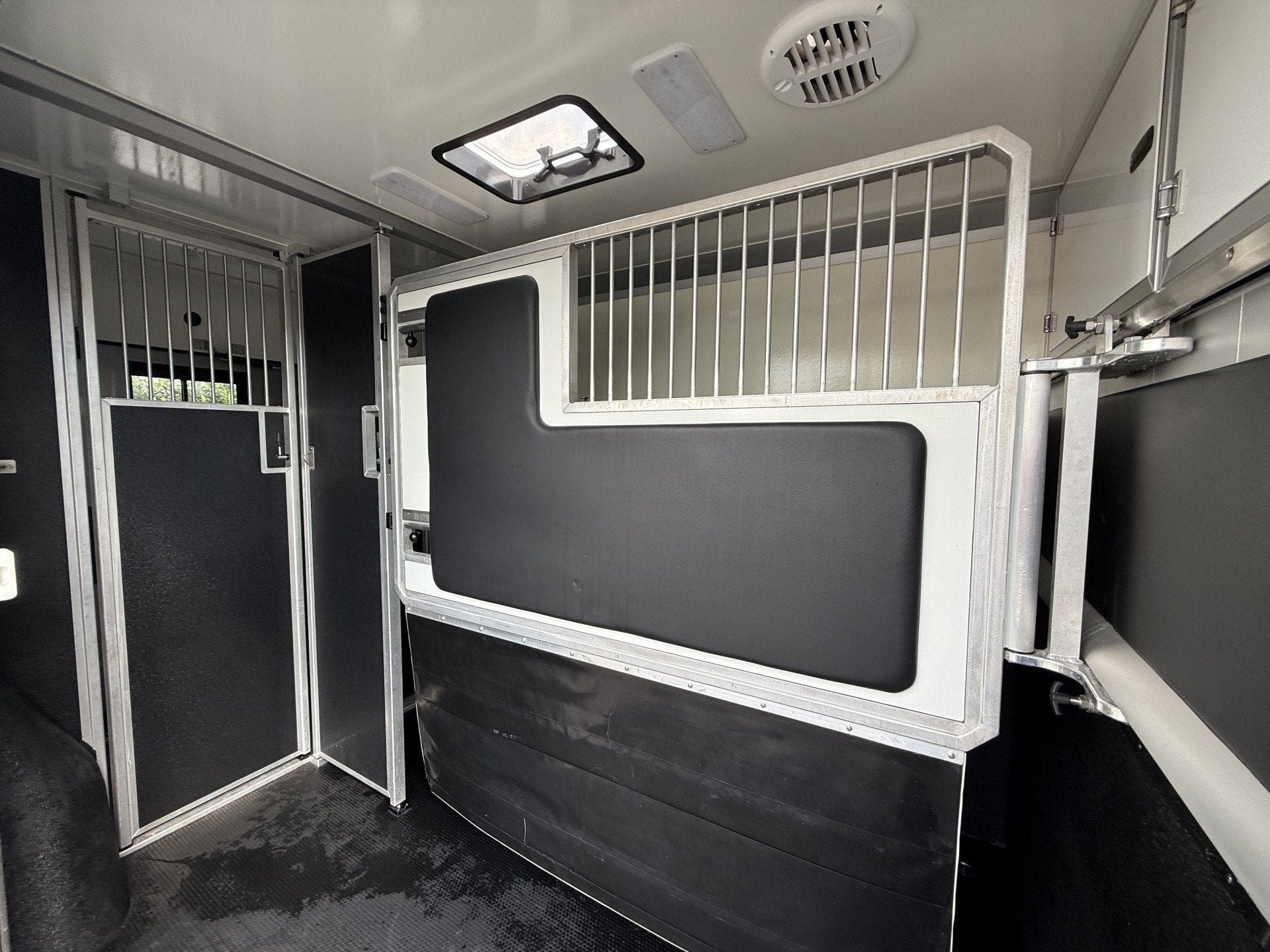 Renault Master | HORSETRUCK | STX | STALLION 3XL | 2024 | HE, Weduwestraat 12
4884MV  WERNHOUT, NL, Paardenwagentje NL | MVV HORSETRUCKS