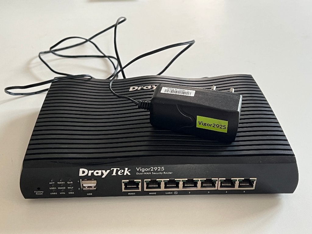 DrayTek Vigor 2925 Router Firewall **UNLCAIMED**, Computers en Software, Routers en Modems, Ophalen of Verzenden, Gebruikt, Router