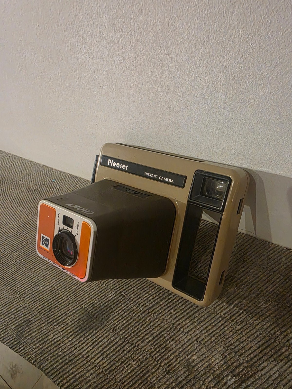 Pleaser camera, Ophalen
