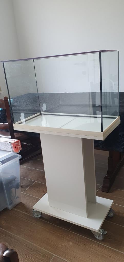 Aquarium te koop op verrijdbaar meubel., Dieren en Toebehoren, Vissen | Aquaria en Toebehoren, Ophalen