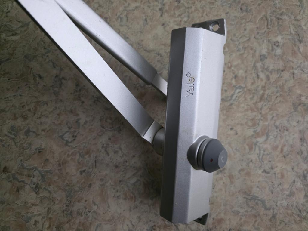 Door closer, Doe-het-zelf en Bouw, Zonnepanelen en Toebehoren, Ophalen