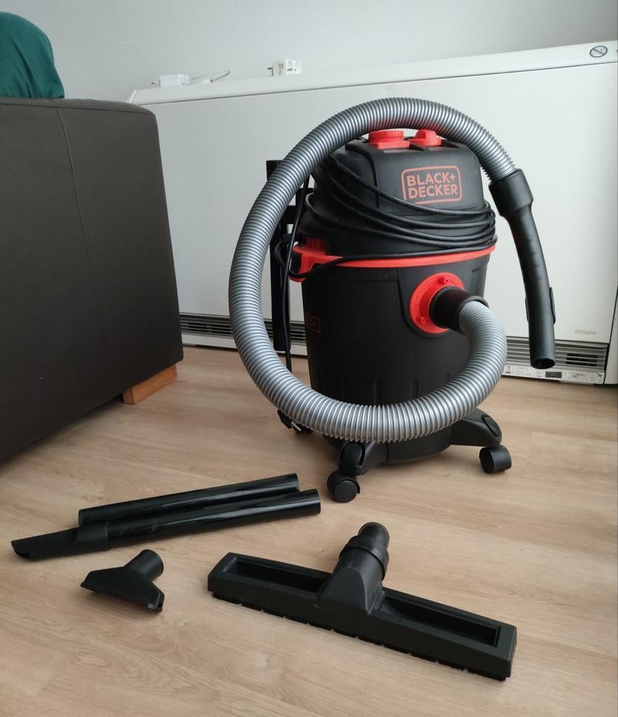 Location - Aspirateur eau et poussière Black & Decker, Enlèvement