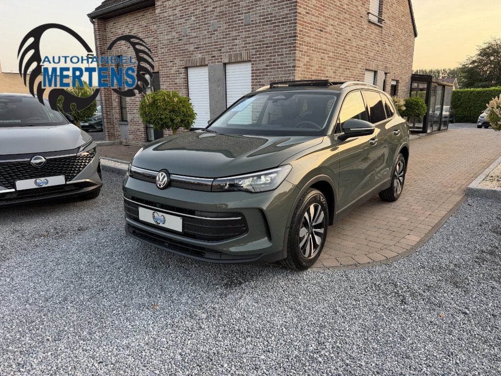 Volkswagen Tiguan 1.5eTSI DSG PANO IQ-LIGHT 30 YEARS EDITION, Automaat, 1498 cc, 4 cilinders, Leder en Stof