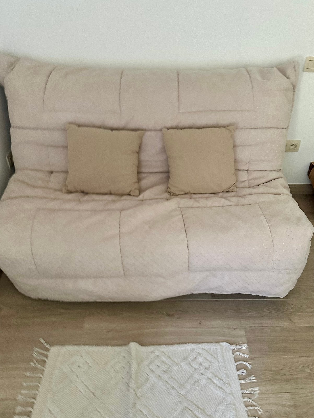 Canapé lit avec matelas en tres bon état, Maison & Meubles, Enlèvement, Comme neuf, Beige