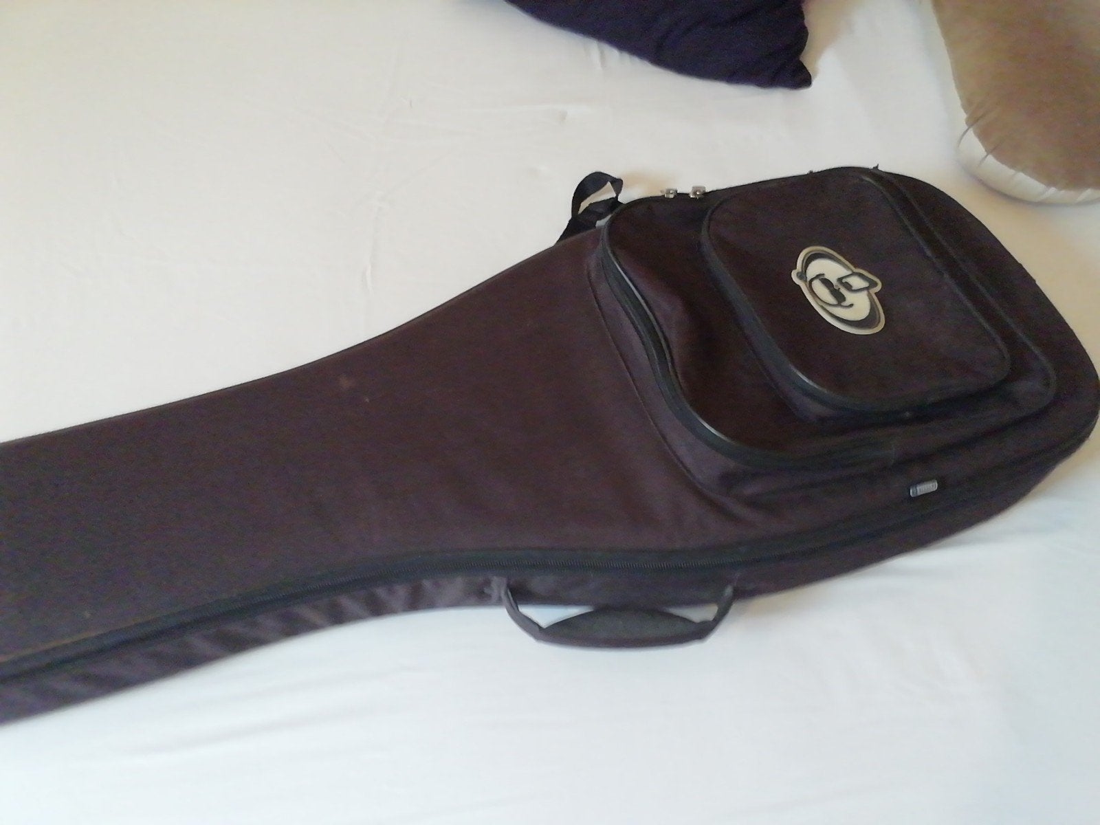 basgitaar hoes, Ophalen