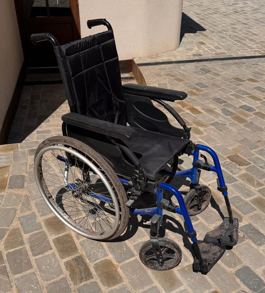 Fauteuil roulant pliable Invacare, Divers, Enlèvement, Comme neuf