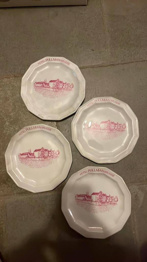 4 bordjes rosen thal, Ophalen
