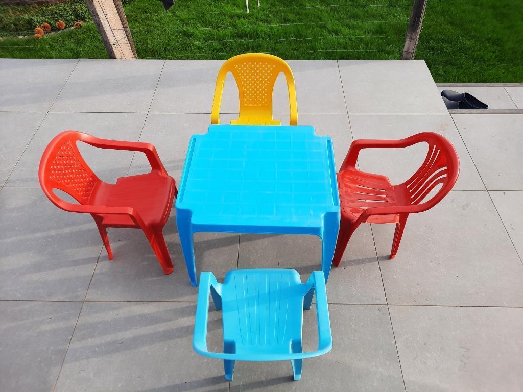 speeltafel met 4 stoeltjes, Kinderen en Baby's, Kinderkamer | Tafels en Stoelen, Ophalen, Zo goed als nieuw, Tafel(s) en Stoel(en)