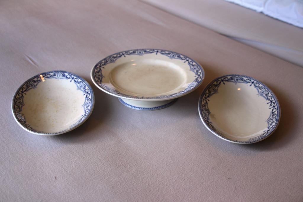 Massena B.F.K. taart- en pralineschoteltjes, Enlèvement ou Envoi, Utilisé, Porcelaine, Balance ou Balances
