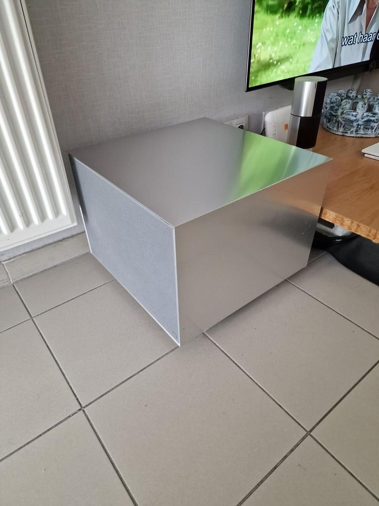 Loewe Individual HighLine Subwoofer, Audio, Tv en Foto, Ophalen, Gebruikt