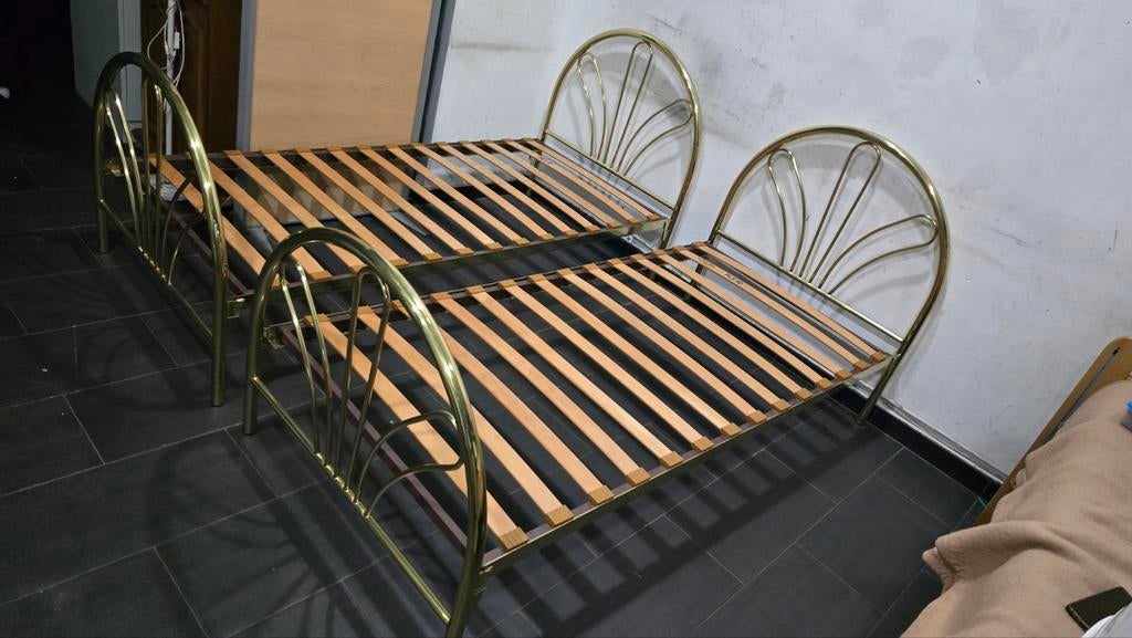 twee zeer stabiele koperen bedden van 2x90cmx200cm uitneemba, Koper