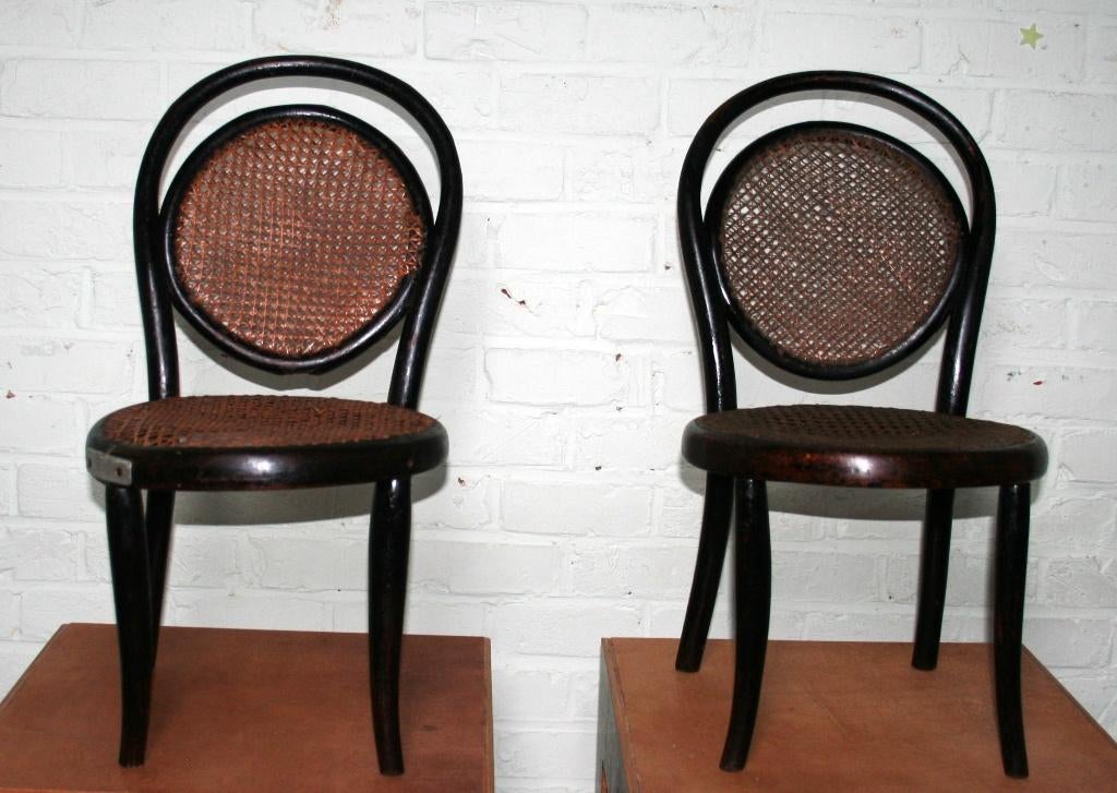 2 kinderstoelen/borstvoedingsstoelen Thonet stijl, Ophalen