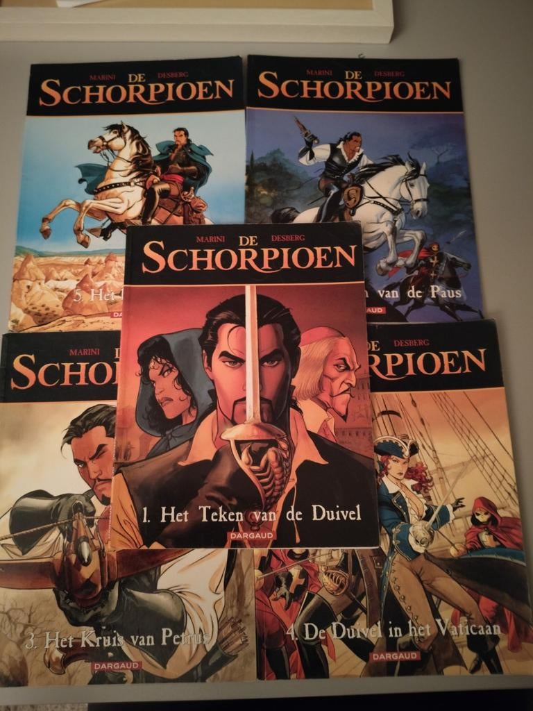 Strips de schorpioen door Marini en desberg, Boeken, Ophalen of Verzenden