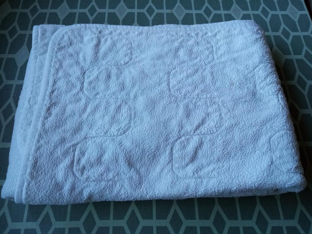 PROTÈGE-MATELAS POUR LIT DE BÉBÉ, Enlèvement ou Envoi