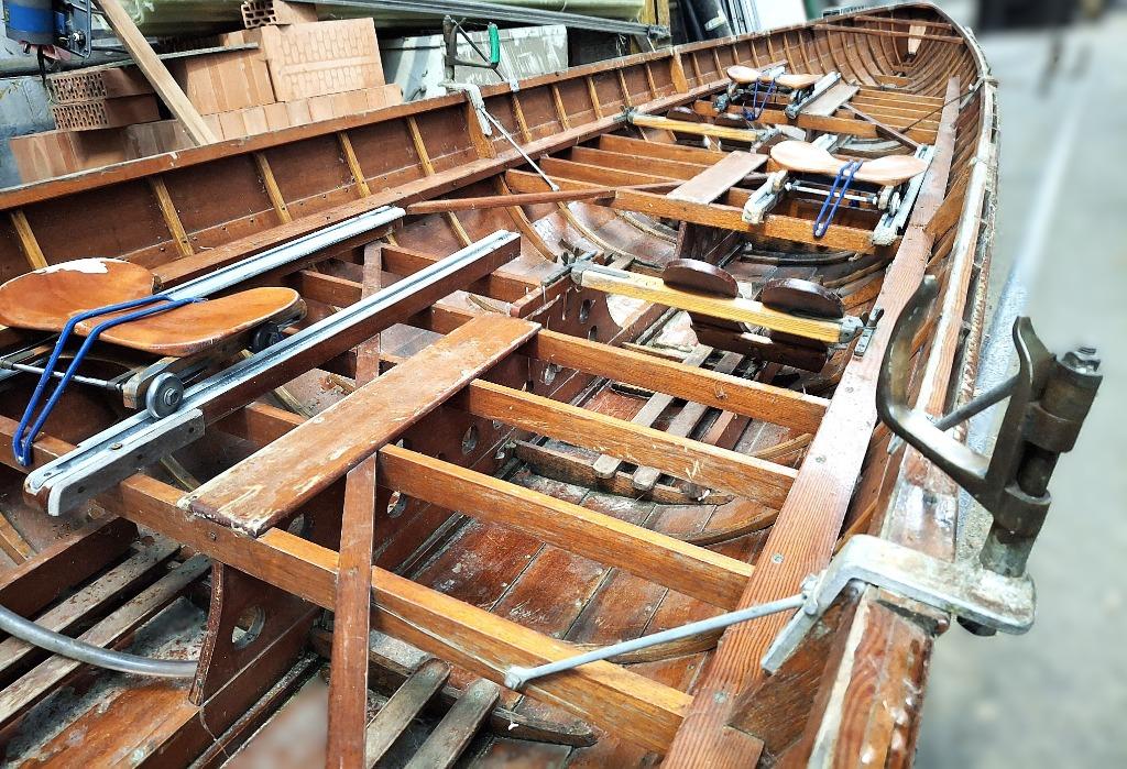 Bateau à rames Yole Inrigger Antique, Enlèvement