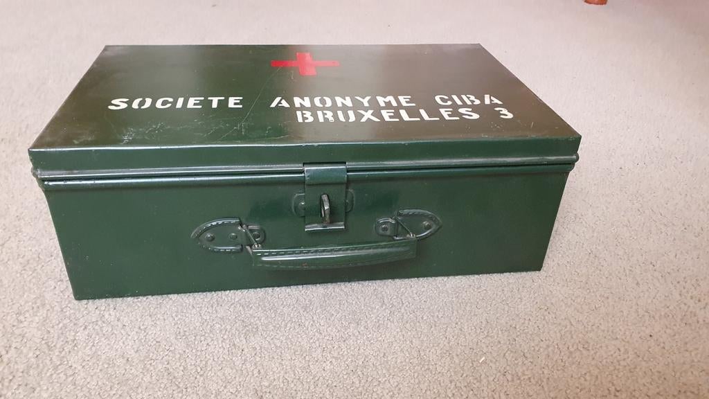 Metalen koffertje CIBA, Ophalen