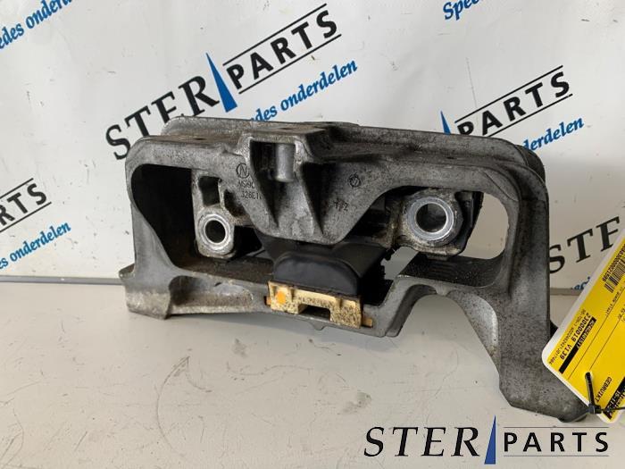 Support moteur d'un Mercedes B-Klasse, Enlèvement ou Envoi, 3 mois de garantie, Utilisé, Mercedes-Benz