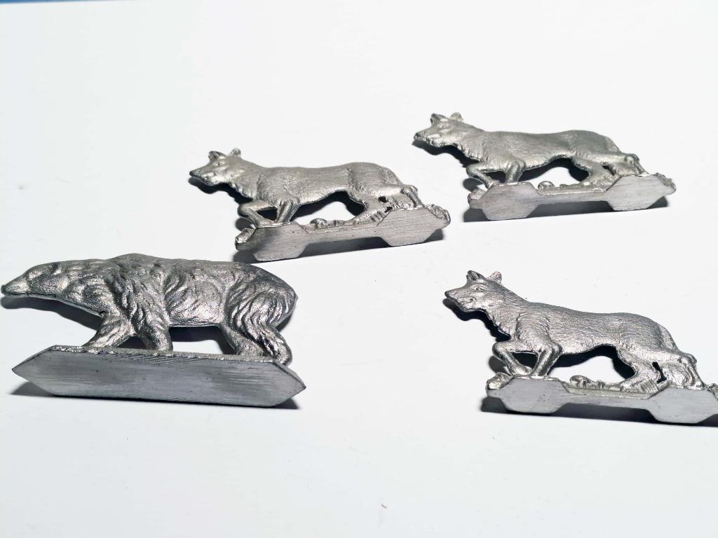 Tinnen wolf en beer (vlakke) beeldjes, Verzamelen, Ophalen of Verzenden, Nieuw, Dier