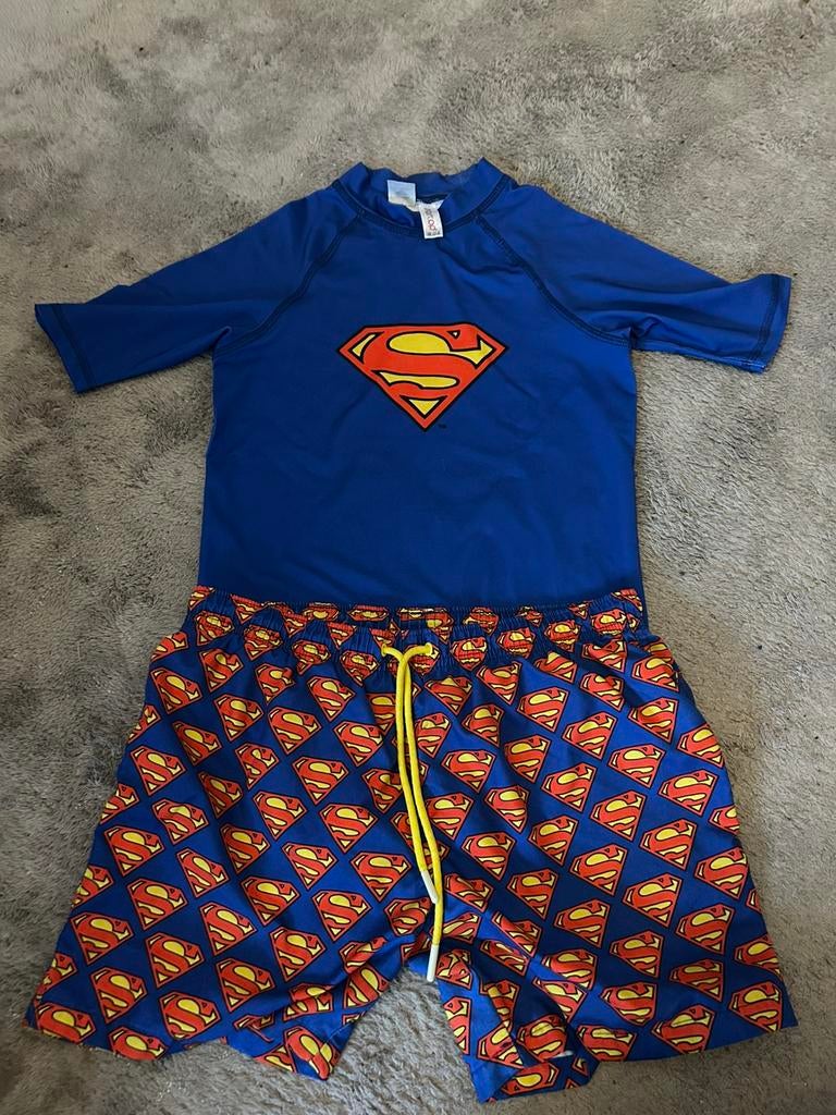 Maillot de bain et t-shirt anti UV Slipstop - taille 10 ans, Enfants & Bébés, Enlèvement, Comme neuf, Garçon ou Fille, Vêtements de sport ou Maillots de bain