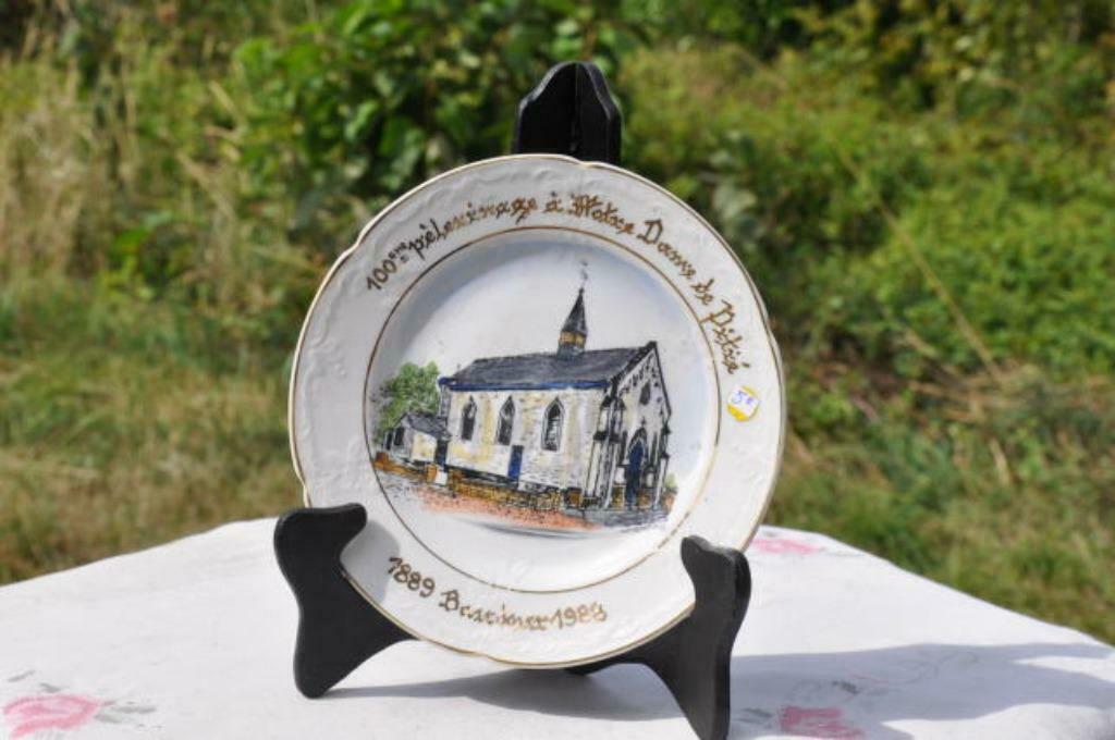 assiette pelerinage notre dame de piete baudour, Enlèvement ou Envoi