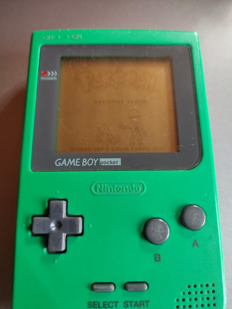 Game Boy pocket + blauwe Pokémon-game uit 1998, Games en Spelcomputers, Spelcomputers | Nintendo Game Boy, Ophalen of Verzenden