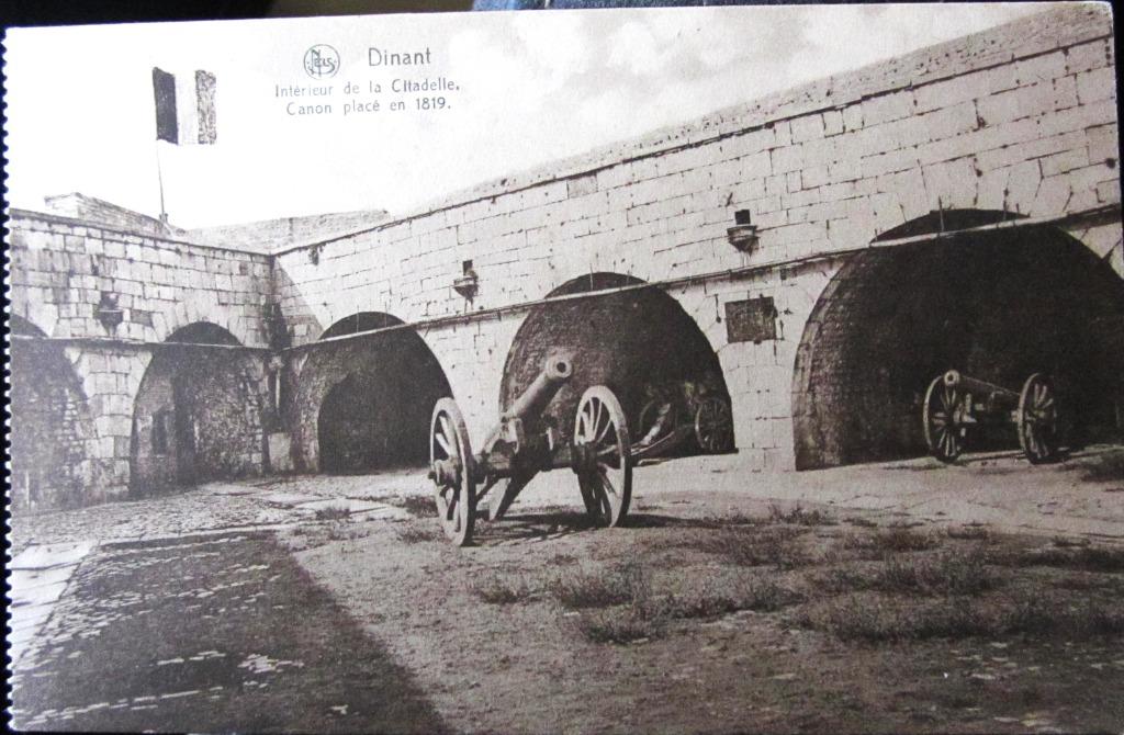 POSTKAART MILITAIR - DINANT, INTERIEUR VAN DE CITADELLE, Ophalen of Verzenden, Ongelopen, Namen