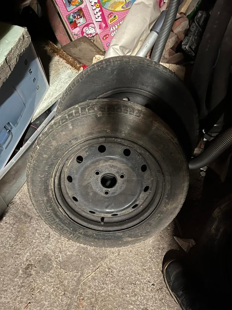 2 velgen plus banden peugeot 106, Ophalen, Zo goed als nieuw