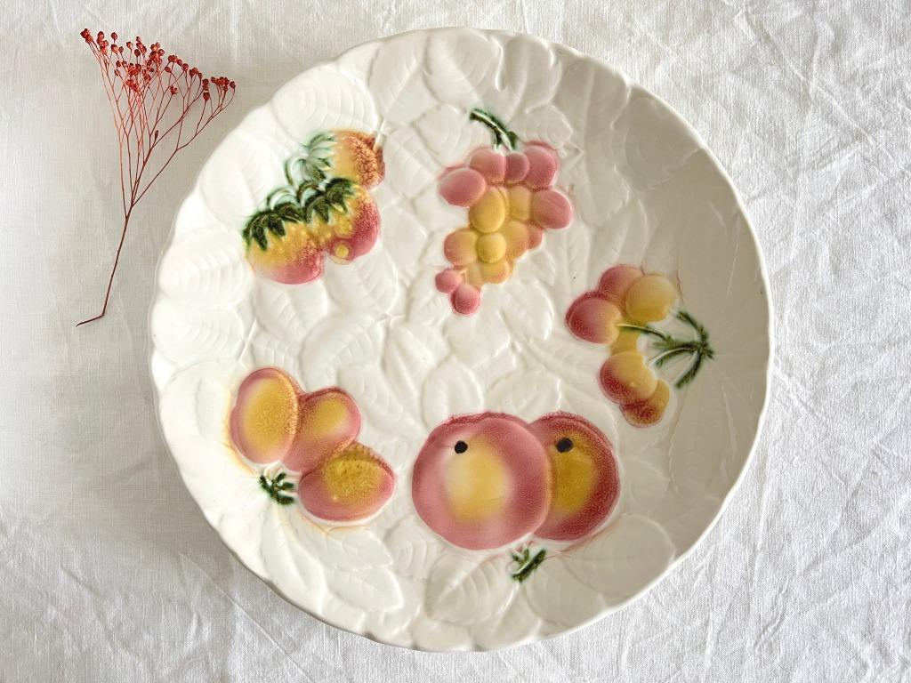 Grande assiette en barbotine décorée de fruits Sarreguemines, Ophalen of Verzenden