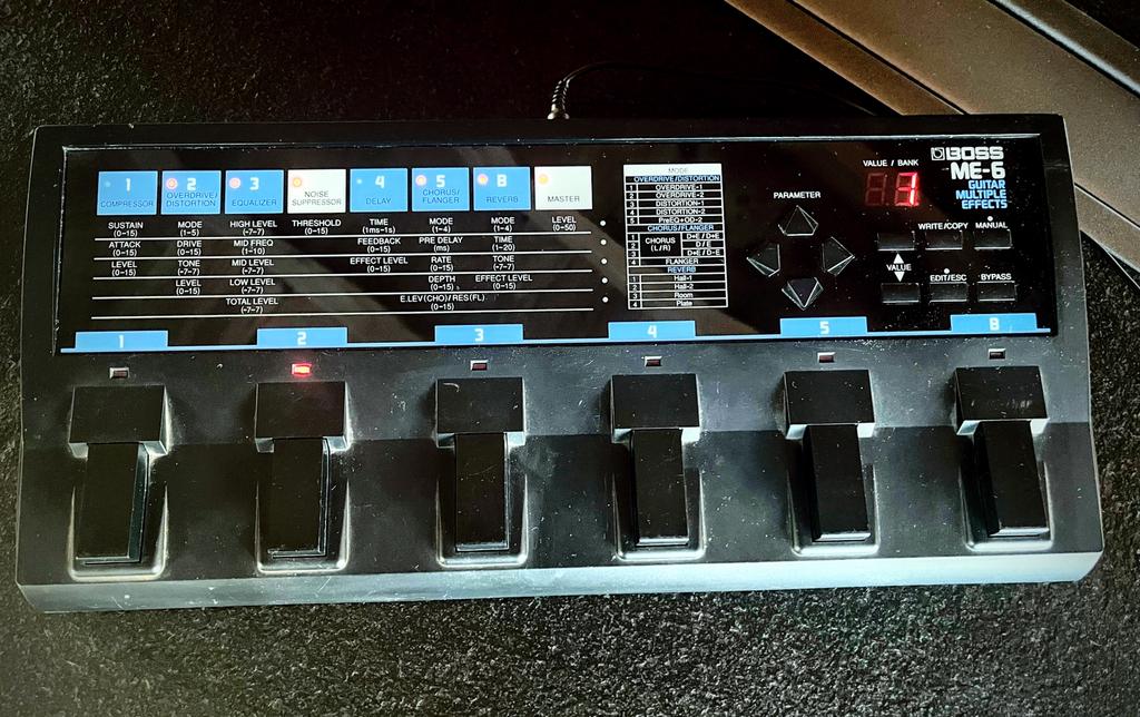 Boss ME-6: vintage 90’s gitaarpedaal in zeer goede staat, Muziek en Instrumenten, Effecten, Chorus, Delay of Echo, Distortion, Overdrive of Fuzz