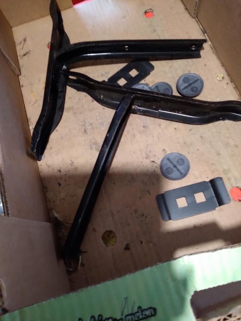 Voor bumper bevestings patten opel kadett d, Ophalen of Verzenden, Voor, Opel, Bumper