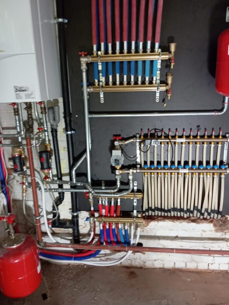 Algemene renovatie,tegels, vloeren, loodgieter, stukadoor,, Diensten en Vakmensen, Klusjesman en Klusbedrijf