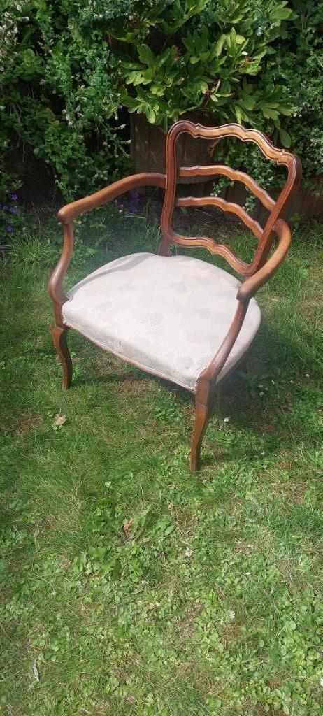 Deux petits fauteuils style ancien fins et élégants, Antiquités & Art, Enlèvement