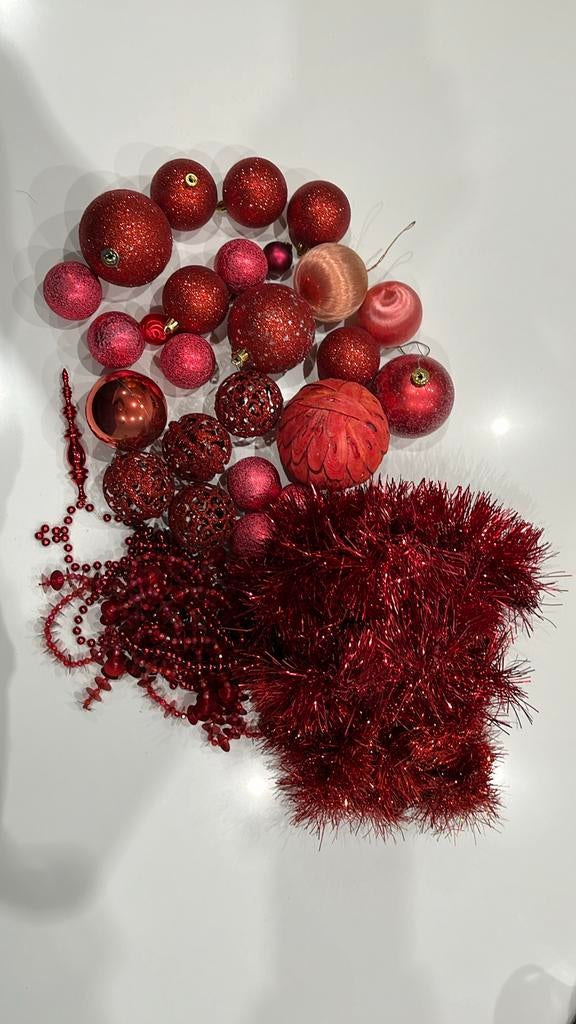 Assortiment rood met 2 slingers, Ophalen of Verzenden, Gebruikt