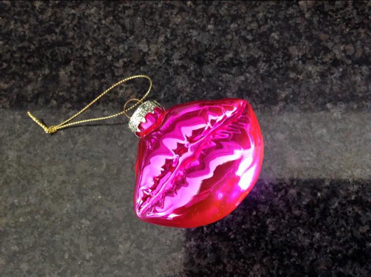 Pink roze lippen kerstbal, Ophalen, Zo goed als nieuw