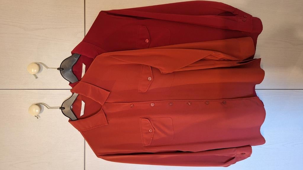 Lot de 2 chemisiers rouges et corail pour femmes taille 40,, Rouge, Marks en Spencer, Taille 38/40 (M), Enlèvement ou Envoi