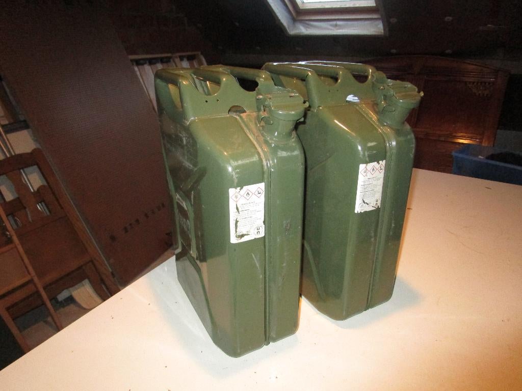 Metalen jerrycans 20l, Ophalen, Gebruikt