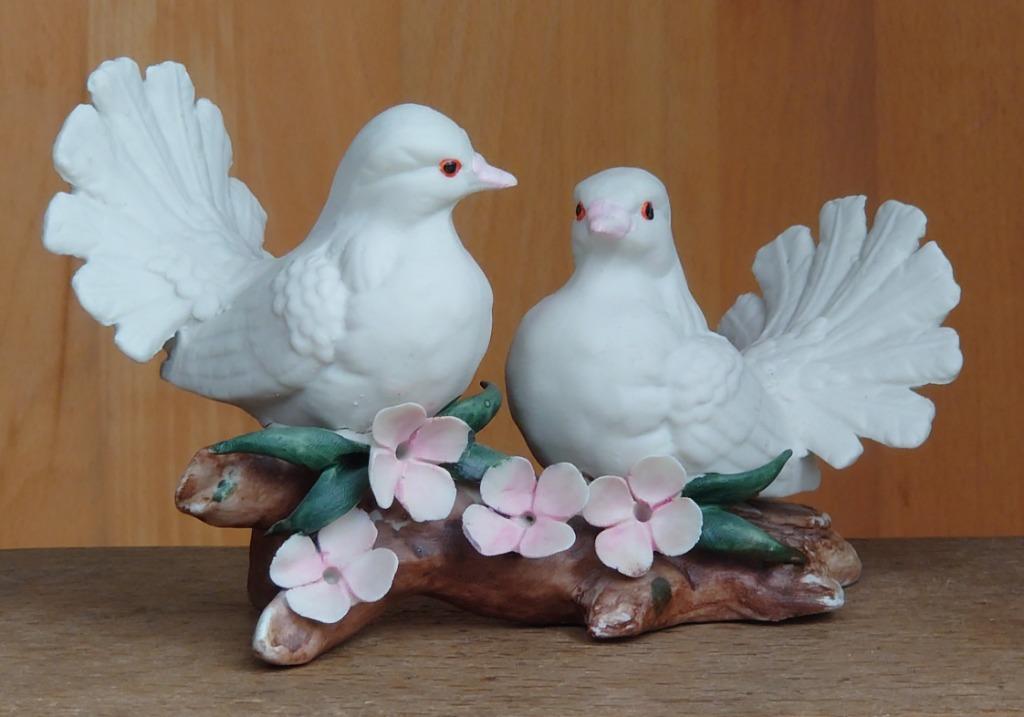 2 pigeons blancs (Capodimonte), Enlèvement ou Envoi