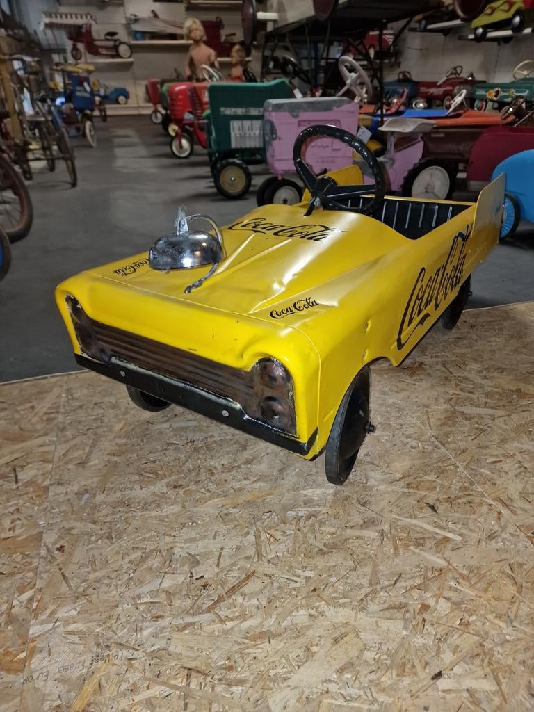 Voiture à pédales vintage Amf dans le style Coca-Cola, Antiquités & Art, Enlèvement