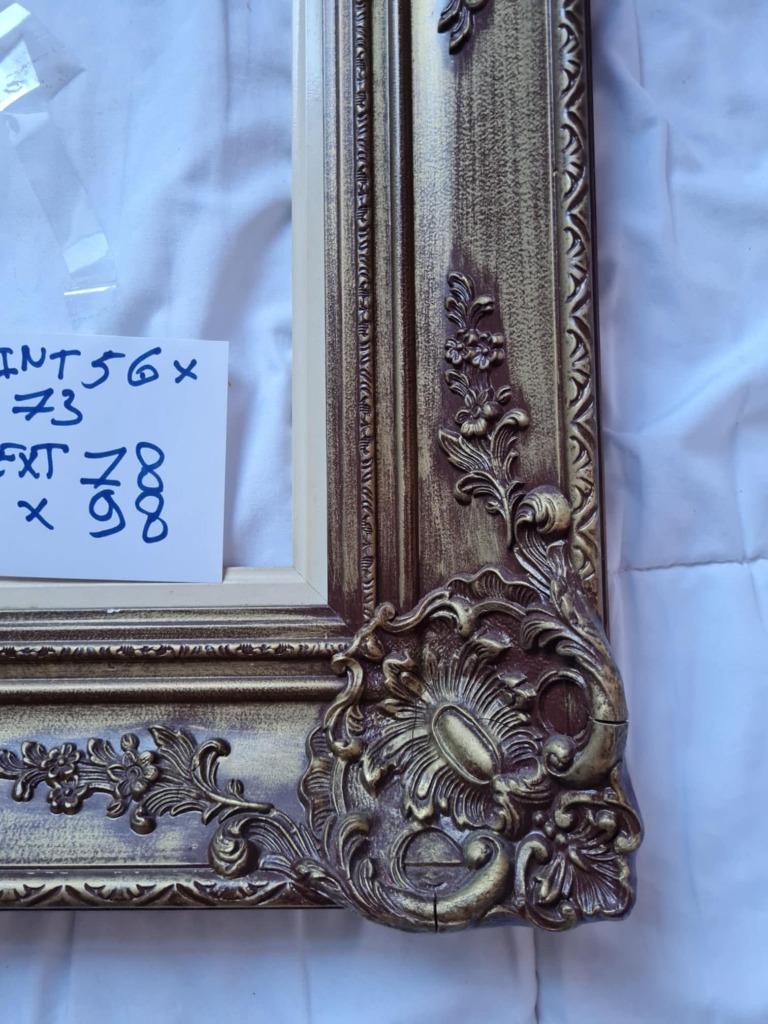 Cadre baroque en bon etat doré  et peinture, Enlèvement