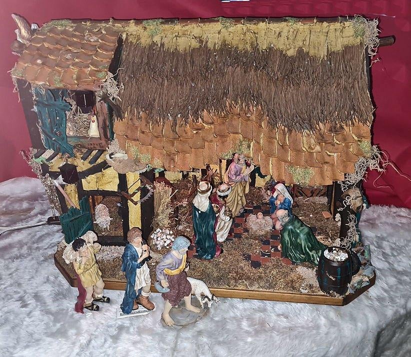 Scène de la Nativité (70 x 40 x 50 cm) illuminée, Enlèvement, Comme neuf