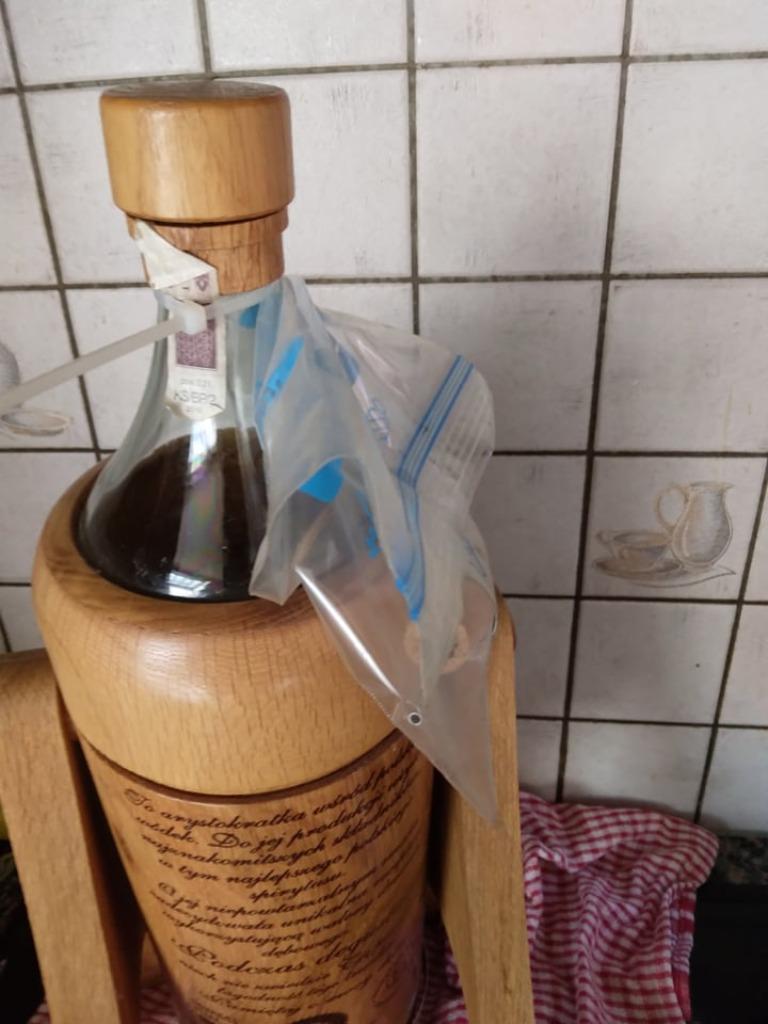 VERZAMELING LEGE VODKA FLESKANTELAAR, Verzamelen, Ophalen, Zo goed als nieuw, Flesje(s), Overige merken