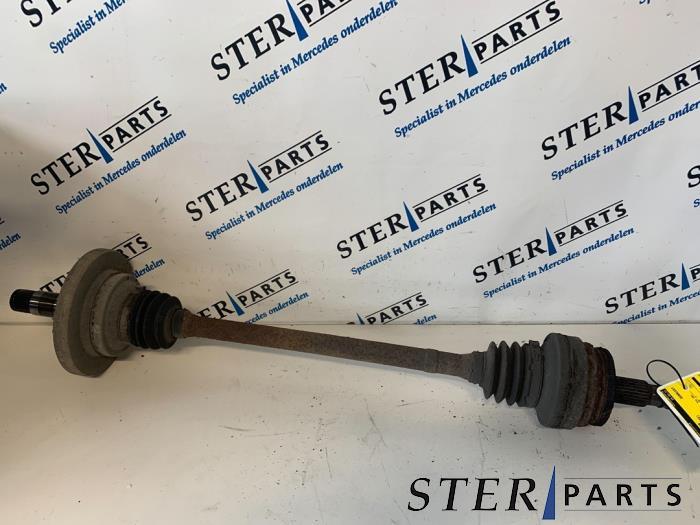 Arbre de transmission arrière droit d'un Mercedes E-Klasse, Enlèvement ou Envoi, 3 mois de garantie, Utilisé, Mercedes-Benz