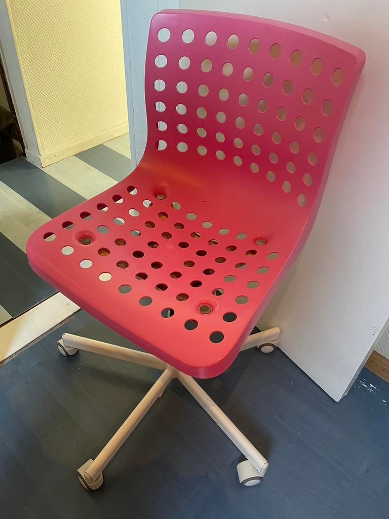 Roze ikea stoel, Huis en Inrichting, Ophalen, Zo goed als nieuw, Roze, Bureaustoel