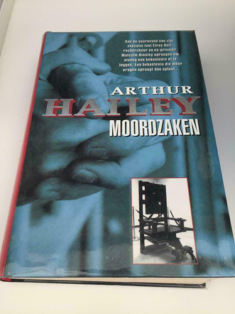 Boek / Arthur Hailey - Moordzaken, Ophalen of Verzenden, Gelezen